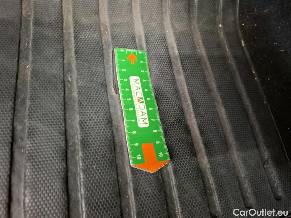  Peugeot  2008  Allure Business 1.2 PureTech 130CV BVA8 E6d #35