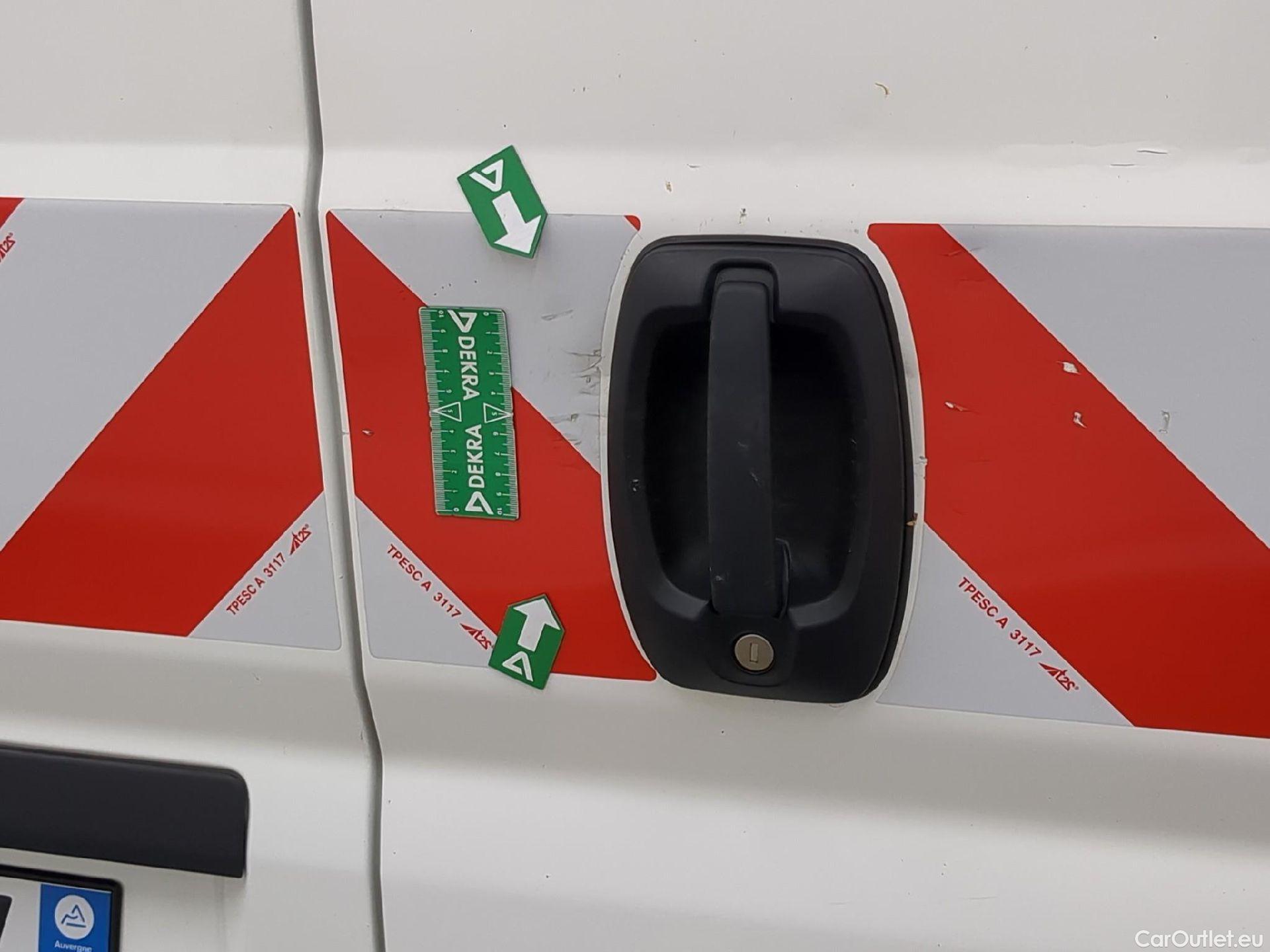  Peugeot  Boxer PEUGEOT  VU 4p Fourgon BLUEHDI 110 PREMIUM 335 L2H2 #37