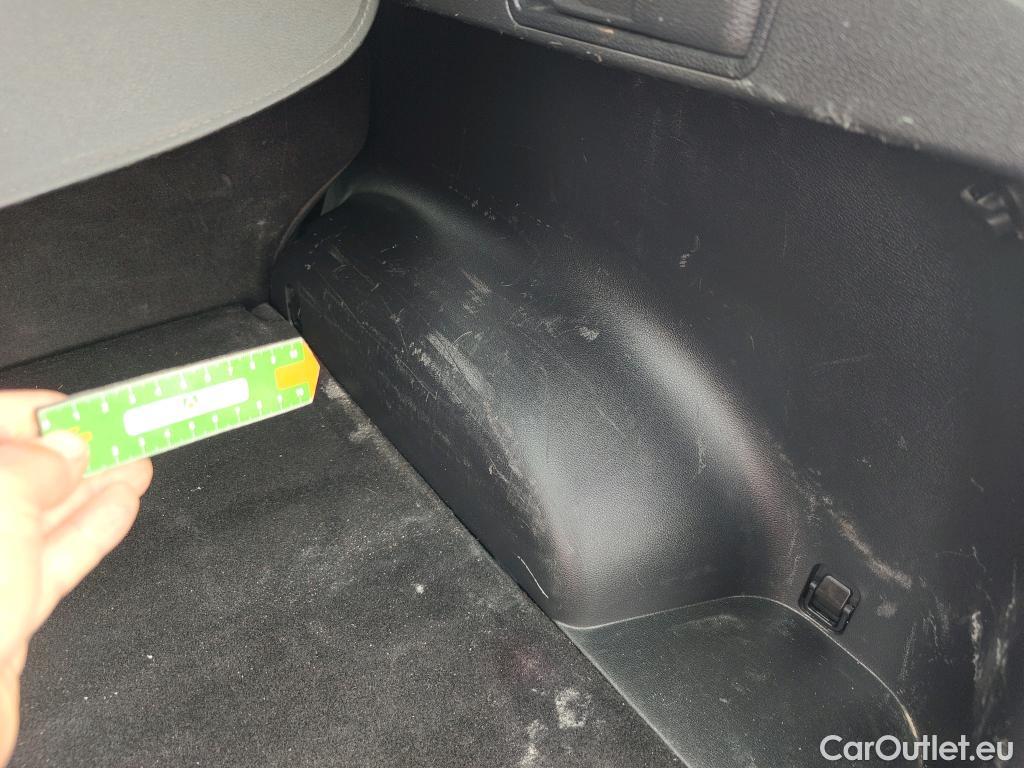  KIA  Sportage KIA  / 2022 / 5P / todoterreno 1.6 T-GDi HEV 171kW (230CV) Drive 4X2 #4