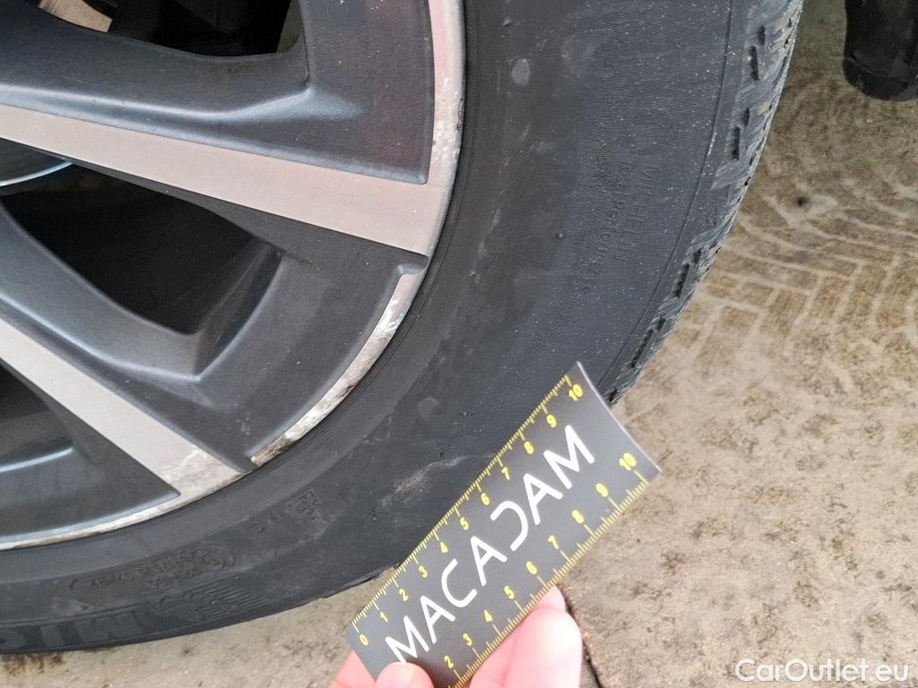  Bmw  Serie 3 BMW Série 3 Touring / 2019 / 5P / Break 316d 122ch Business Design BVA8 #30