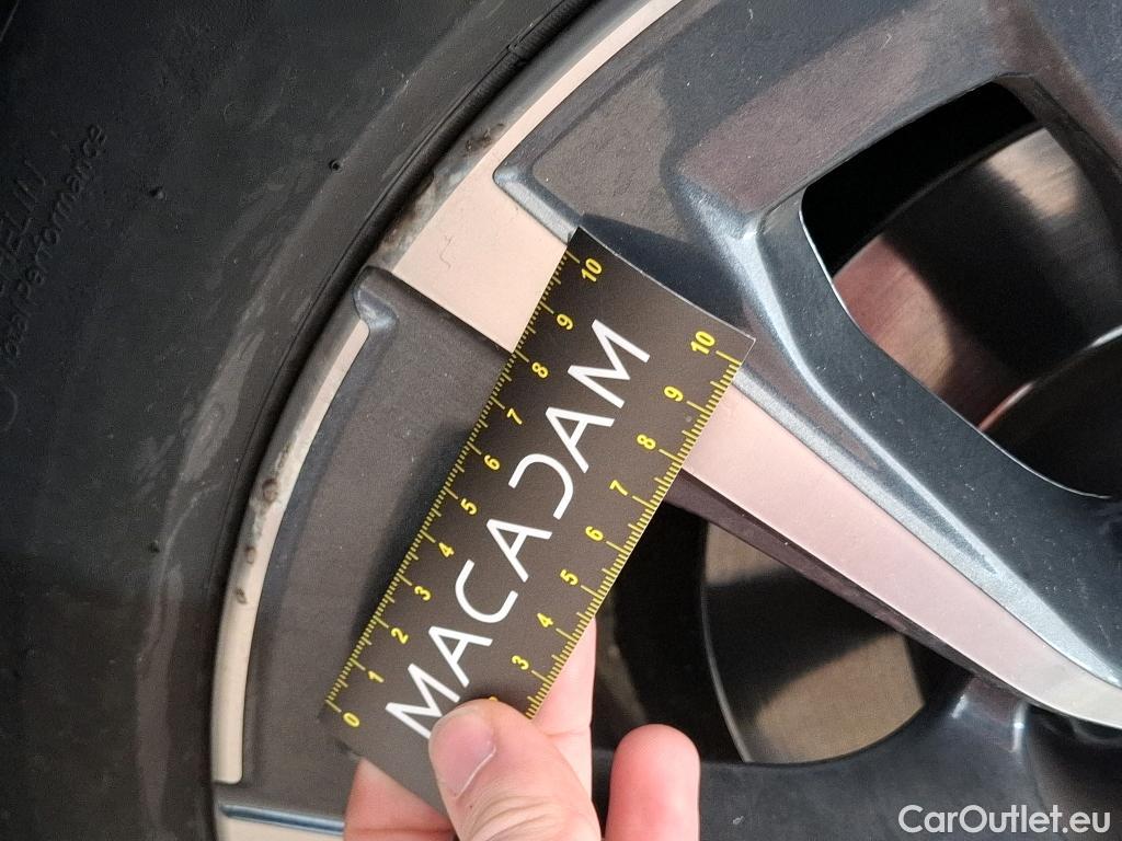  Bmw  Serie 3 BMW Série 3 Touring / 2019 / 5P / Break 316d 122ch Business Design BVA8 #26