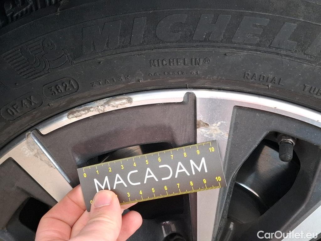  Bmw  Serie 3 BMW Série 3 Touring / 2019 / 5P / Break 316d 122ch Business Design BVA8 #27