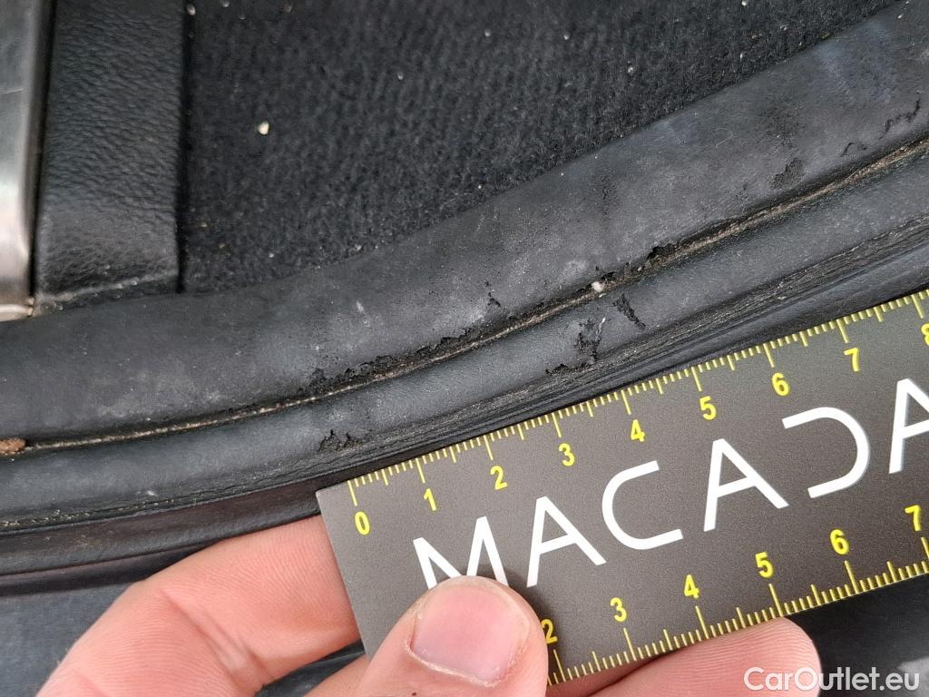  Bmw  Serie 3 BMW Série 3 Touring / 2019 / 5P / Break 316d 122ch Business Design BVA8 #24