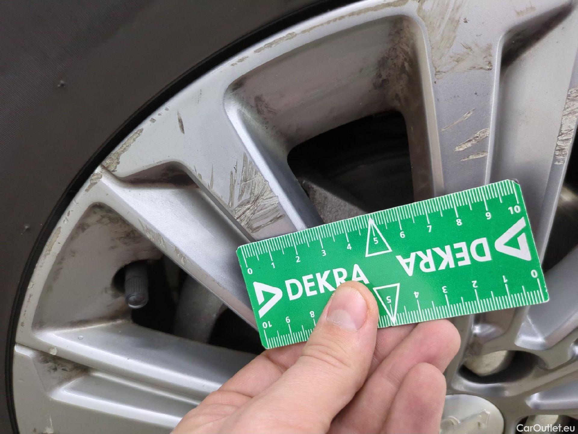  Peugeot  308  Allure 1.2 PureTech 130CV BVA8 E6d #19