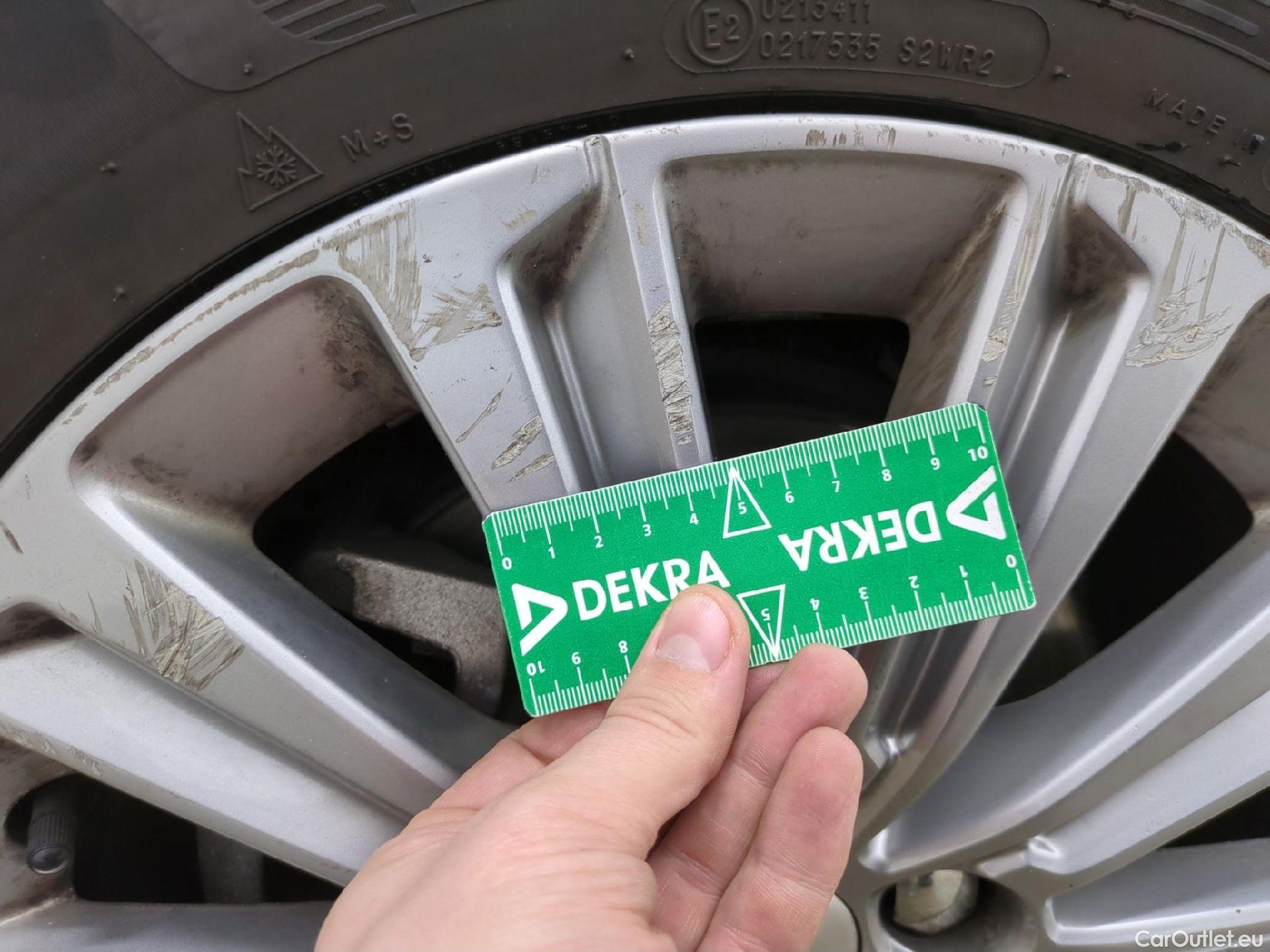  Peugeot  308  Allure 1.2 PureTech 130CV BVA8 E6d #18