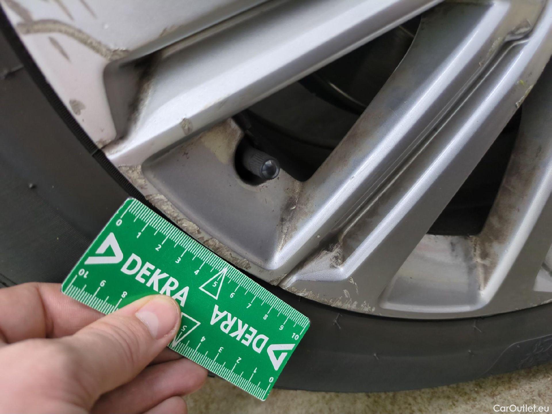  Peugeot  308  Allure 1.2 PureTech 130CV BVA8 E6d #14