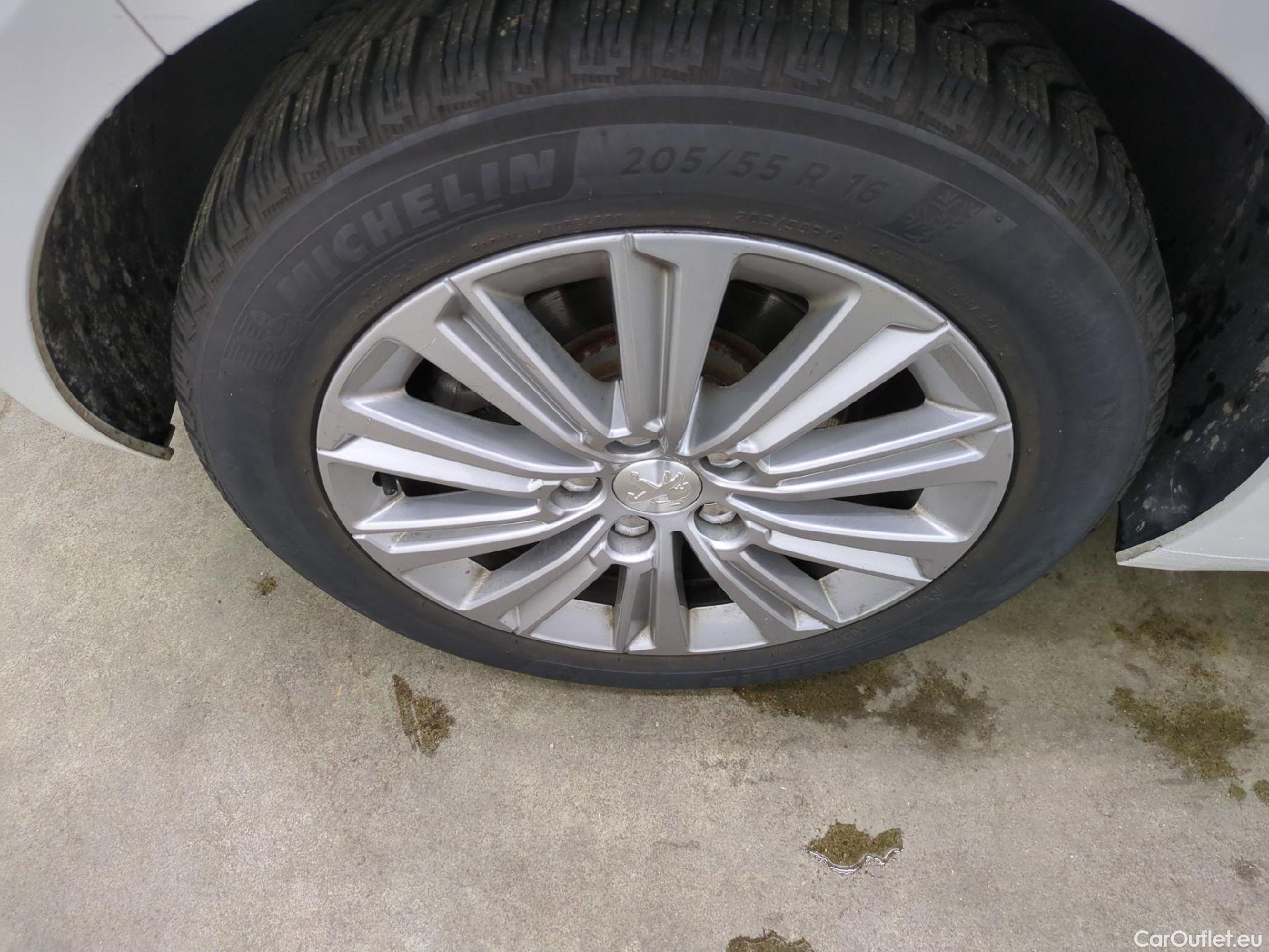  Peugeot  308  Allure 1.2 PureTech 130CV BVA8 E6d #33