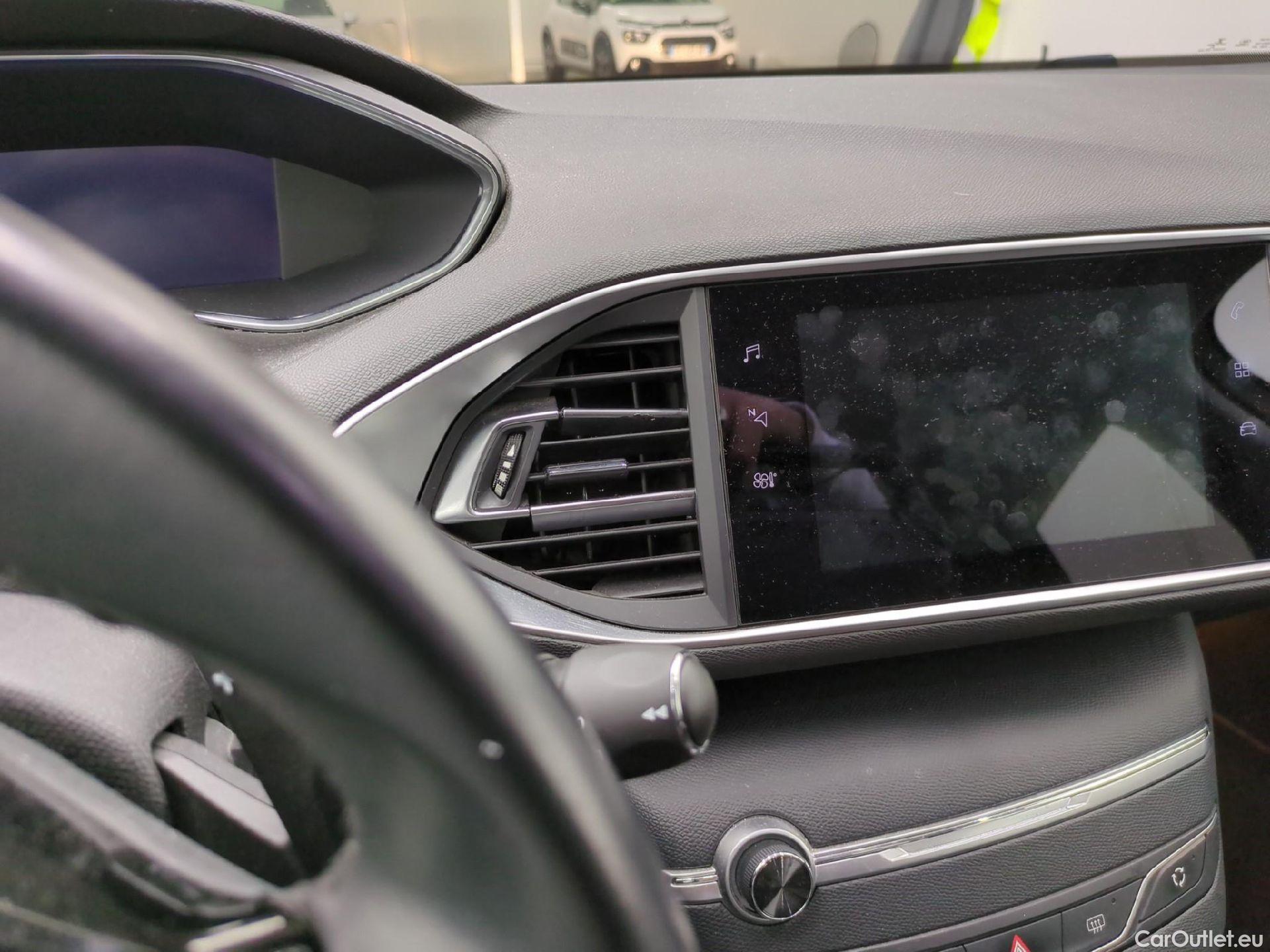  Peugeot  308  Allure 1.2 PureTech 130CV BVA8 E6d #2