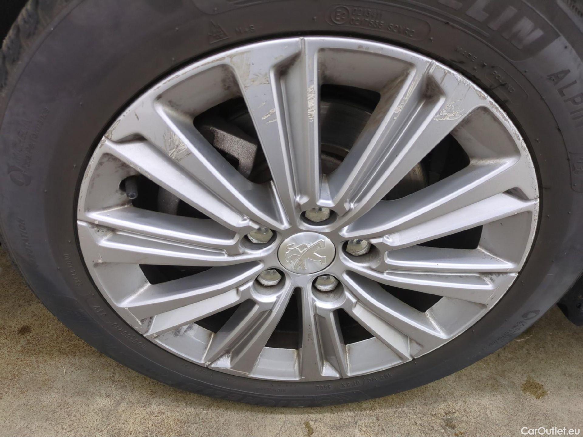  Peugeot  308  Allure 1.2 PureTech 130CV BVA8 E6d #28