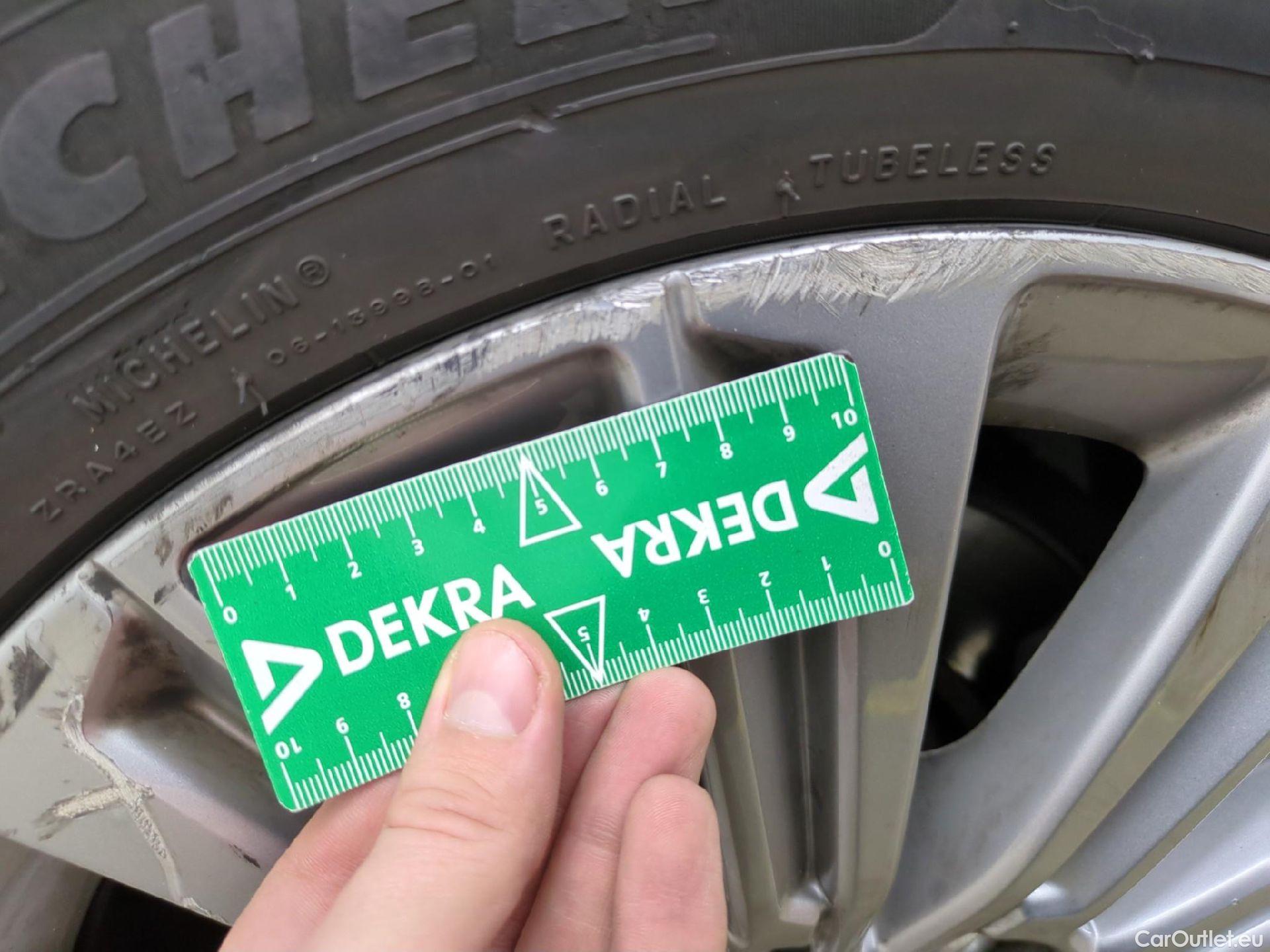  Peugeot  308  Allure 1.2 PureTech 130CV BVA8 E6d #13