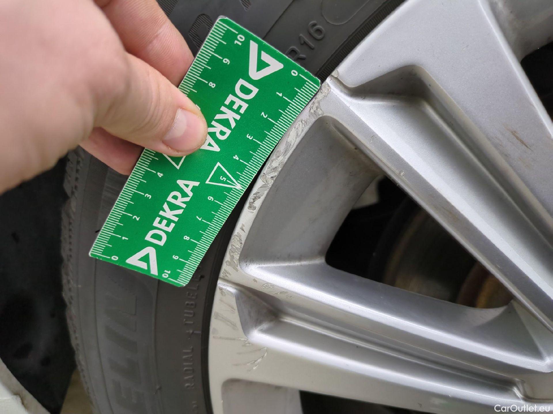  Peugeot  308  Allure 1.2 PureTech 130CV BVA8 E6d #31