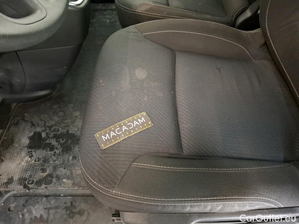  Renault  Trafic RENAULT  / 2019 / 4P / Fourgon tole FG GCF L1H1 1200 dCi 120 #50