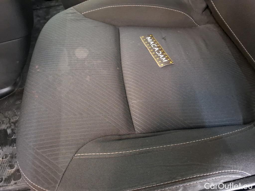  Renault  Trafic RENAULT  / 2019 / 4P / Fourgon tole FG GCF L1H1 1200 dCi 120 #38