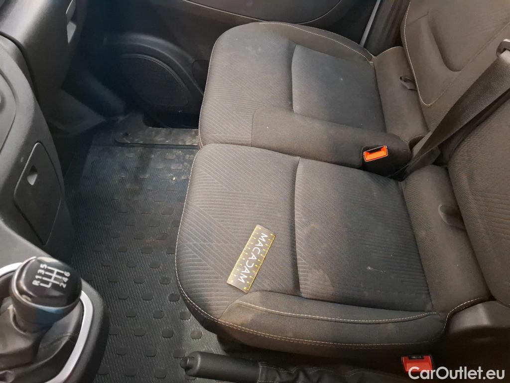  Renault  Trafic RENAULT  / 2019 / 4P / Fourgon tole FG GCF L1H1 1200 dCi 120 #48