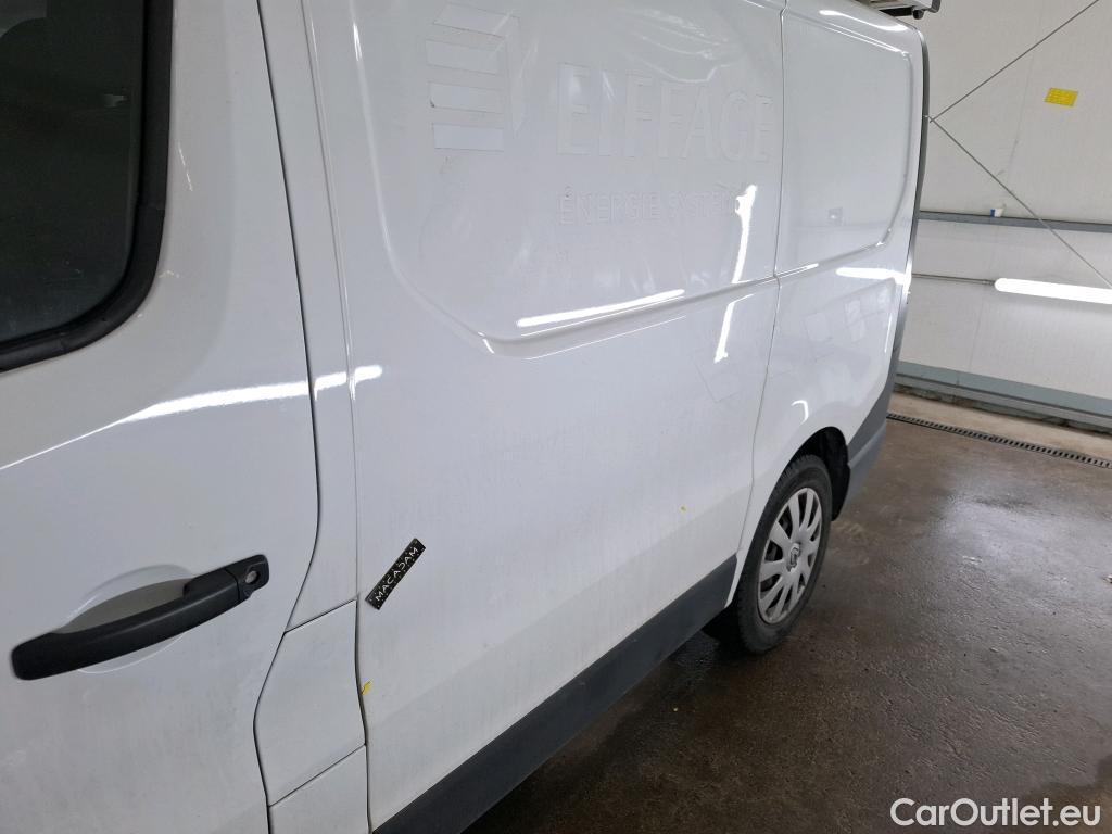  Renault  Trafic RENAULT  / 2019 / 4P / Fourgon tole FG GCF L1H1 1200 dCi 120 #1