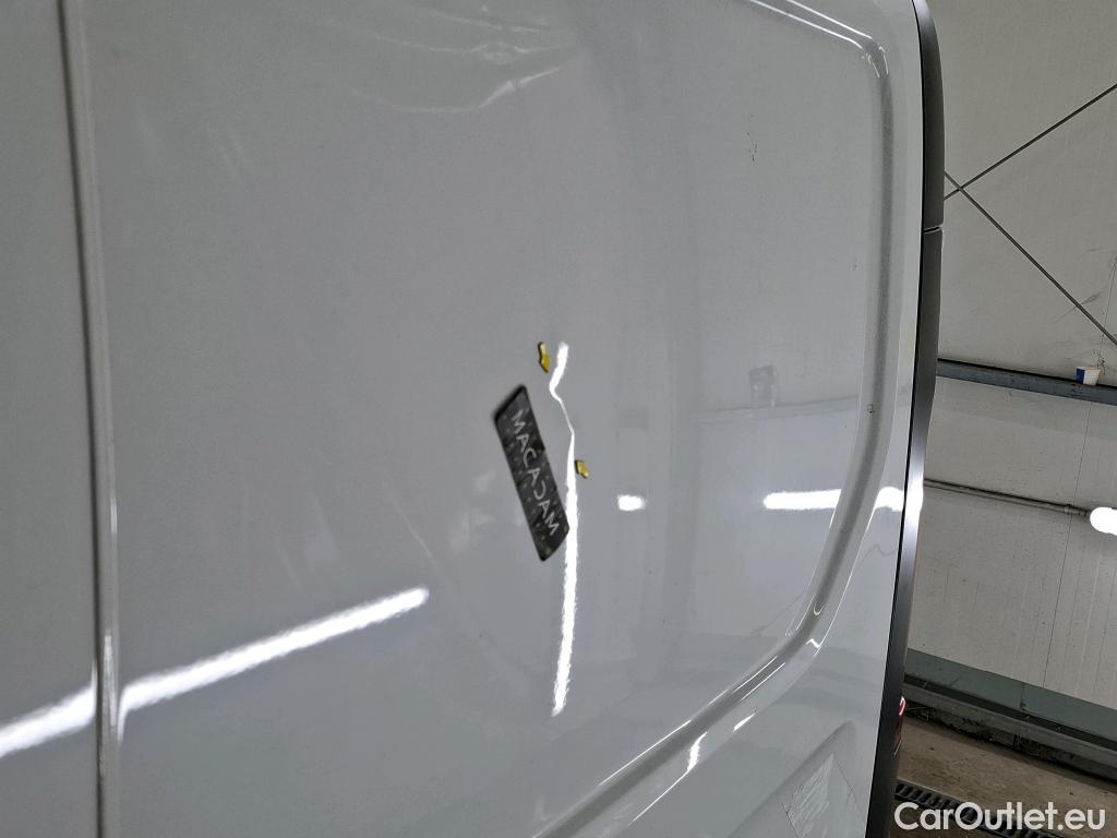  Renault  Trafic RENAULT  / 2019 / 4P / Fourgon tole FG GCF L1H1 1200 dCi 120 #42