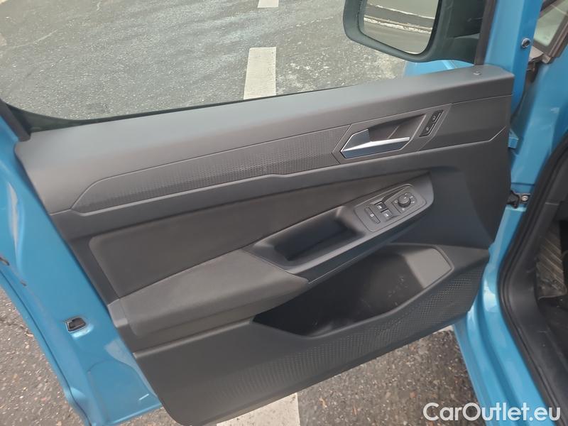  Ford  Tourneo Grand  Connect (CFJ) (2022) T.Conn 1.5EB 84 Titanium AT 5d #21