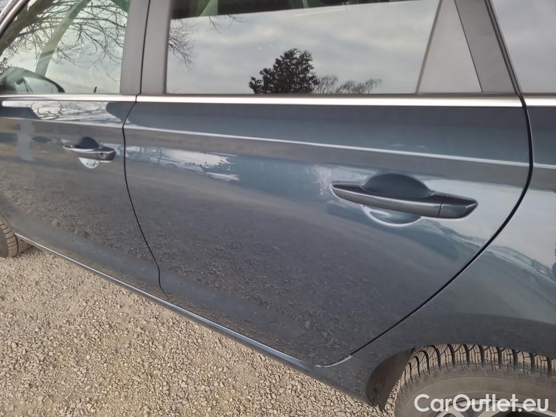  Hyundai  i30  (PD)(01.2017  ->)  kom.1.5TGDI FamilySmart AT #6