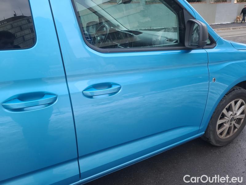  Ford  Tourneo Grand  Connect (CFJ) (2022) T.Conn 1.5EB 84 Titanium AT 5d #32