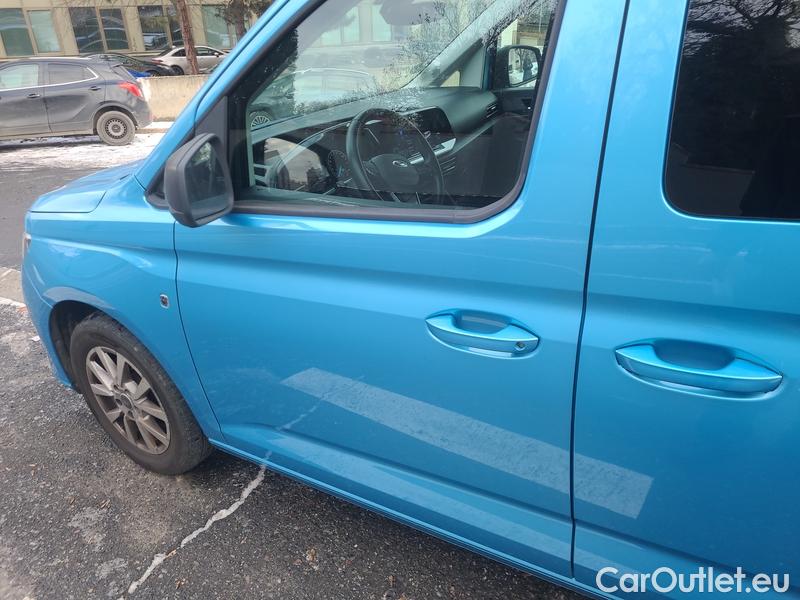  Ford  Tourneo Grand  Connect (CFJ) (2022) T.Conn 1.5EB 84 Titanium AT 5d #18