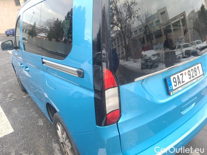  Ford  Tourneo Grand  Connect (CFJ) (2022) T.Conn 1.5EB 84 Titanium AT 5d #24