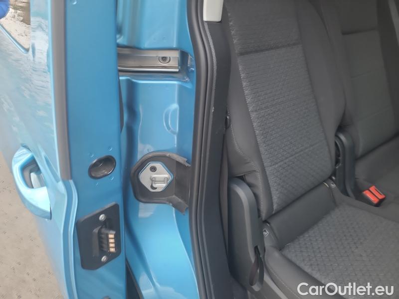  Ford  Tourneo Grand  Connect (CFJ) (2022) T.Conn 1.5EB 84 Titanium AT 5d #31