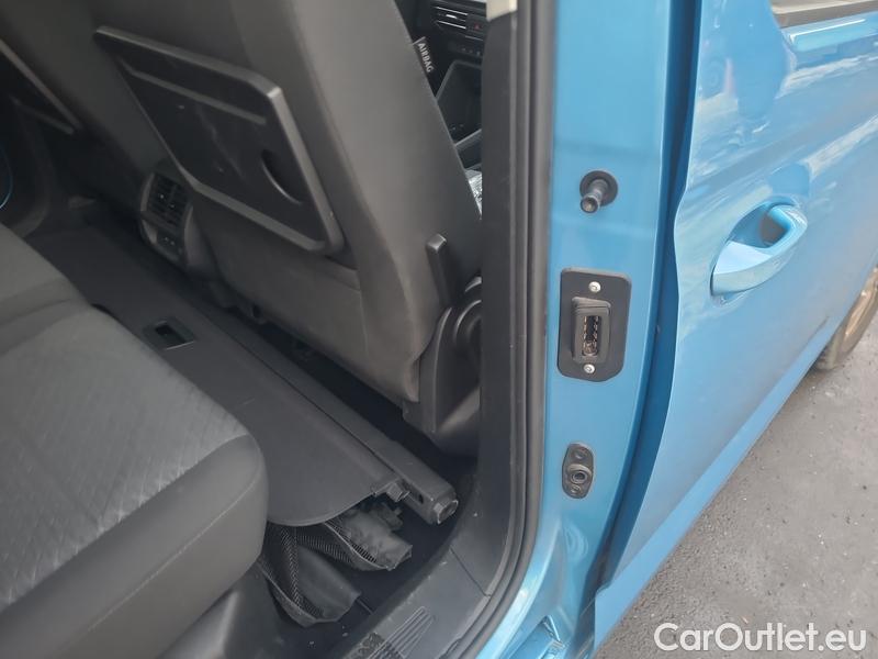  Ford  Tourneo Grand  Connect (CFJ) (2022) T.Conn 1.5EB 84 Titanium AT 5d #12