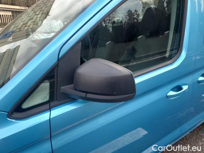  Ford  Tourneo Grand  Connect (CFJ) (2022) T.Conn 1.5EB 84 Titanium AT 5d #2