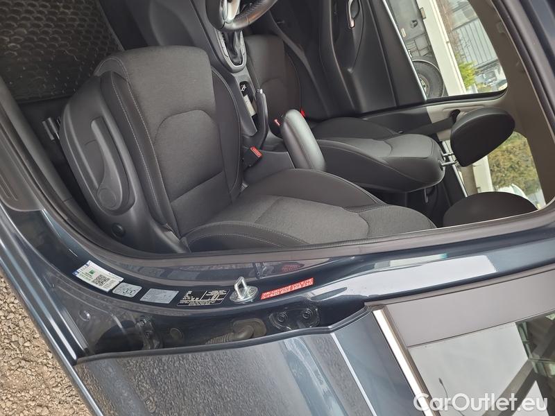  Hyundai  i30  (PD)(01.2017  ->)  kom.1.5TGDI FamilySmart AT #12