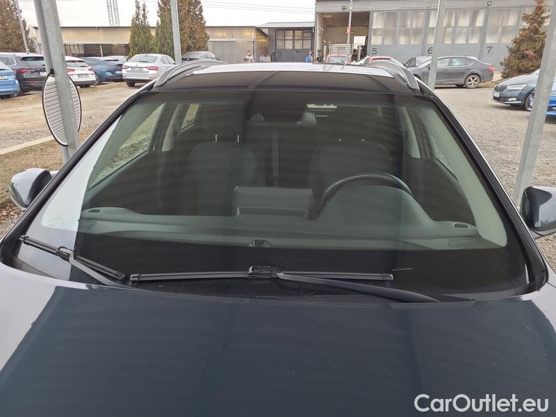  Hyundai  i30  (PD)(01.2017  ->)  kom.1.5TGDI FamilySmart AT #1