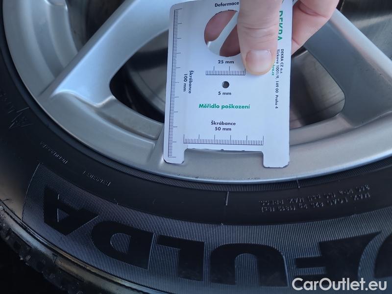  Citroen  DS5  530d xDrive AT 4d #4