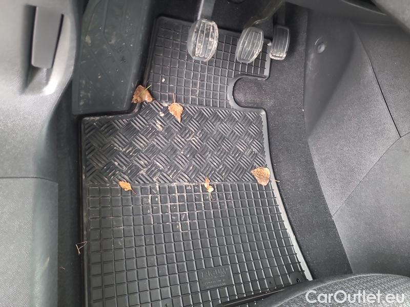  Peugeot  308  II (2013)  SW 1.2 110 Active #3