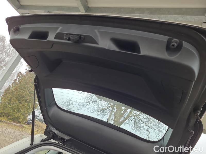  Peugeot  308  II (2013)  SW 1.2 110 Active #6