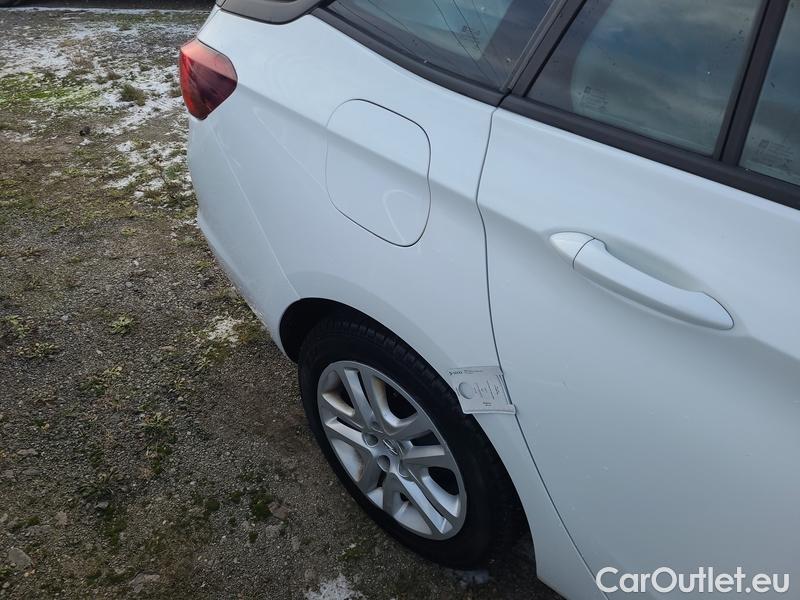  Opel  Astra  K Sports Tourer (2015) ST 1.5CDTi 77 Edition 5d #25