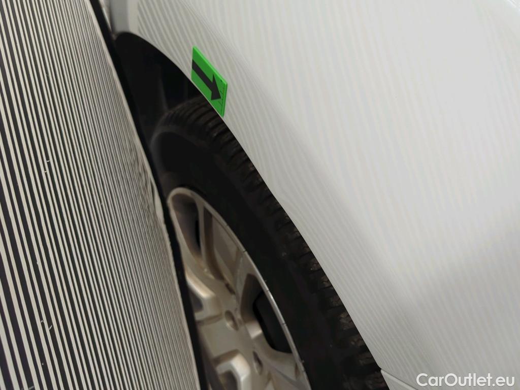  Dacia  Logan 0.9 TCe 90CP Laureate_Groupama #12