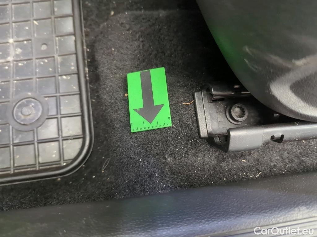  Volkswagen  Golf  2.0 TDI 116HP DSG Life Variant #4