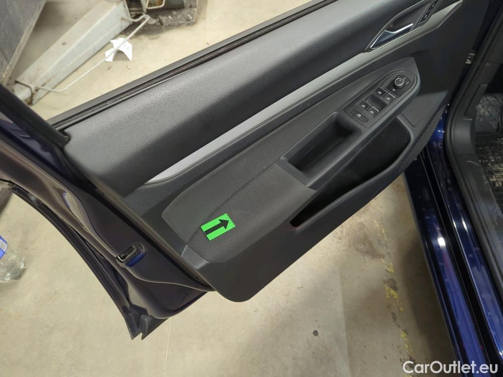  Volkswagen  Golf  2.0 TDI 116HP DSG Life Variant #31