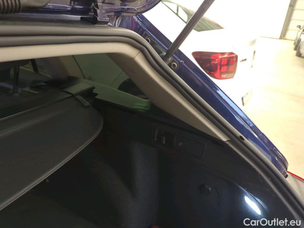  Volkswagen  Golf  2.0 TDI 116HP DSG Life Variant #47