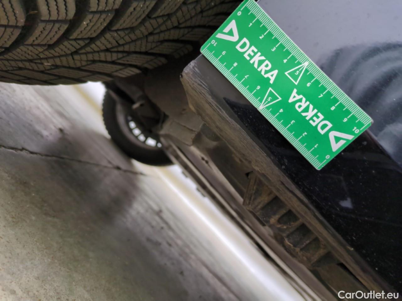  Bmw  Serie 3 BMW Série 3 Berline / 2018 / 4P / Berline 320d 190ch Luxury BVA8 #14