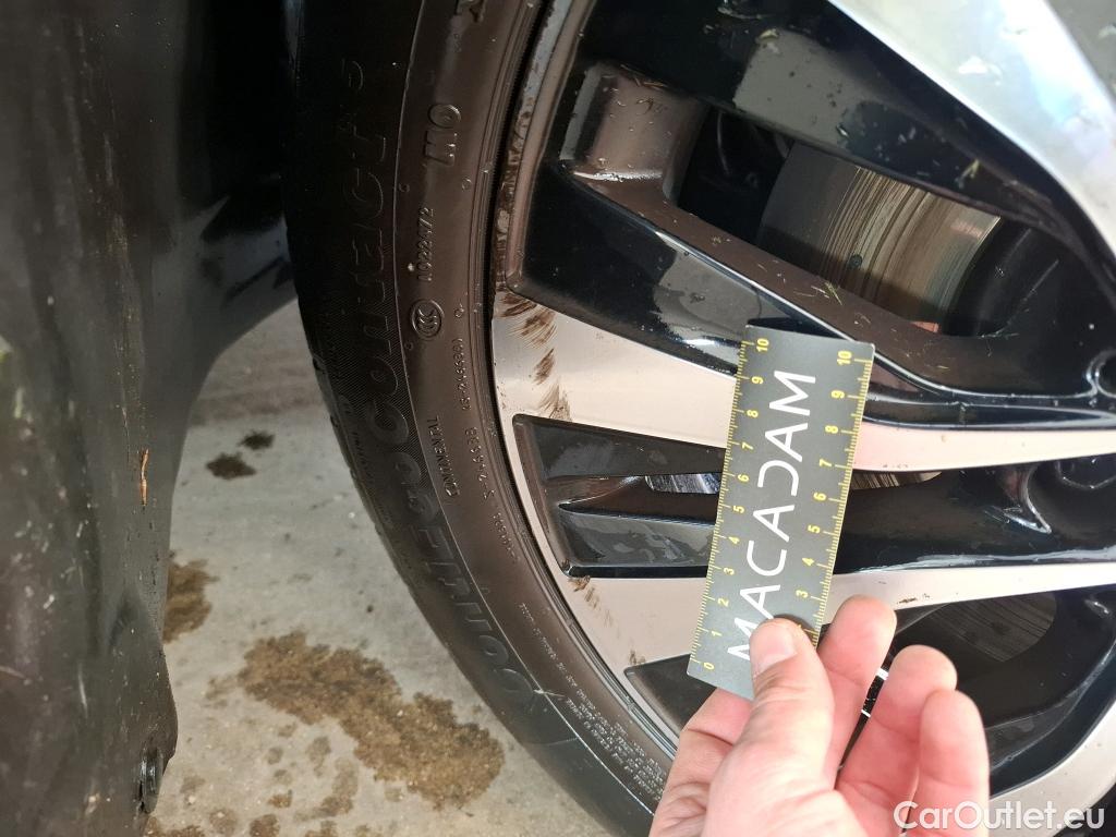  Mercedes  B-Klasse MERCEDES-BENZ Classe B / 2019 / 5P / monospace B 250e Business Line Edition #28