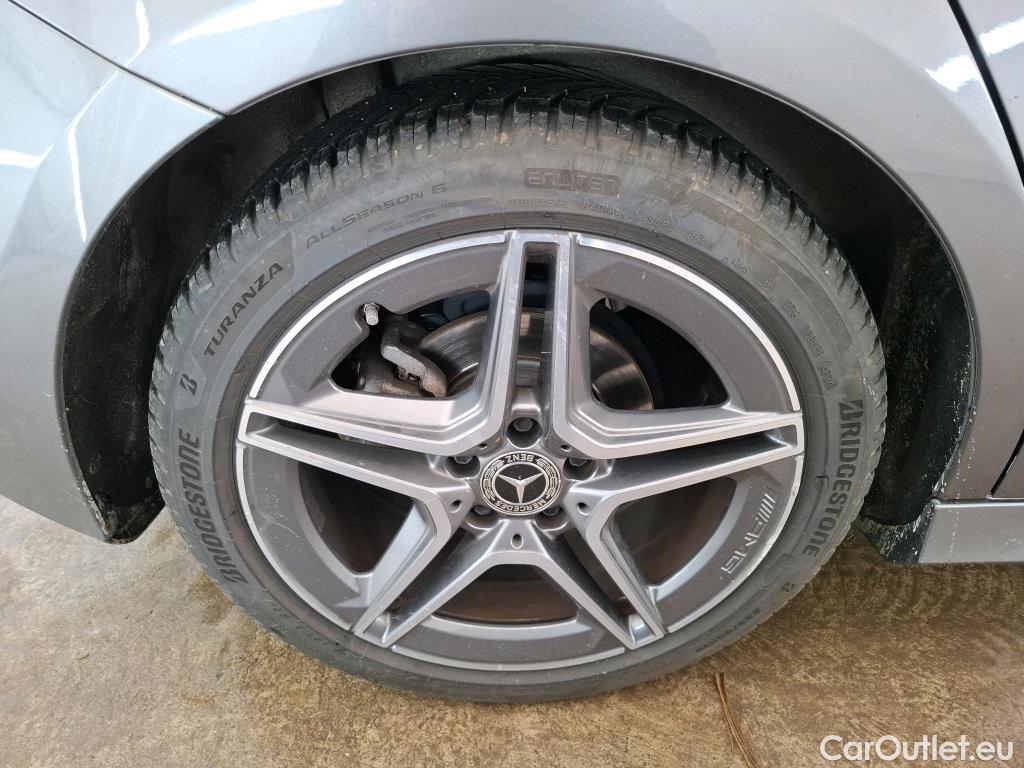  Mercedes  A-Klasse MERCEDES-BENZ Classe A Compact / 2018 / 5P / Berline A 180 AMG Line #4