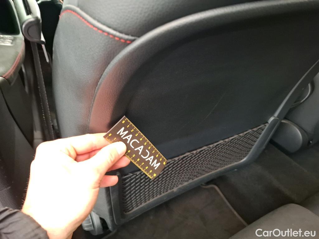  Mercedes  A-Klasse MERCEDES-BENZ Classe A Compact / 2018 / 5P / Berline A 180 AMG Line #19