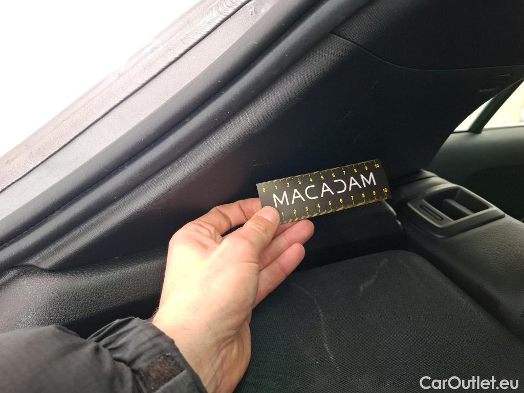  Mercedes  A-Klasse MERCEDES-BENZ Classe A Compact / 2018 / 5P / Berline A 180 AMG Line #12