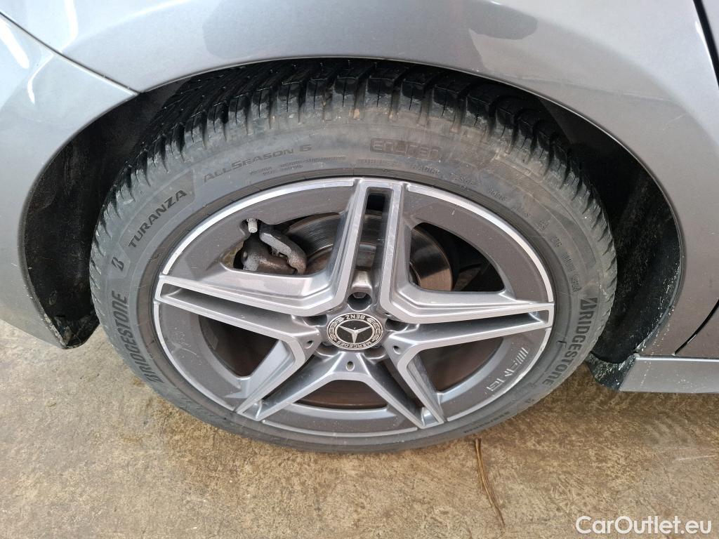  Mercedes  A-Klasse MERCEDES-BENZ Classe A Compact / 2018 / 5P / Berline A 180 AMG Line #3