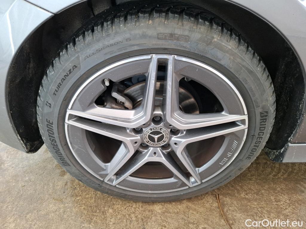  Mercedes  A-Klasse MERCEDES-BENZ Classe A Compact / 2018 / 5P / Berline A 180 AMG Line #26