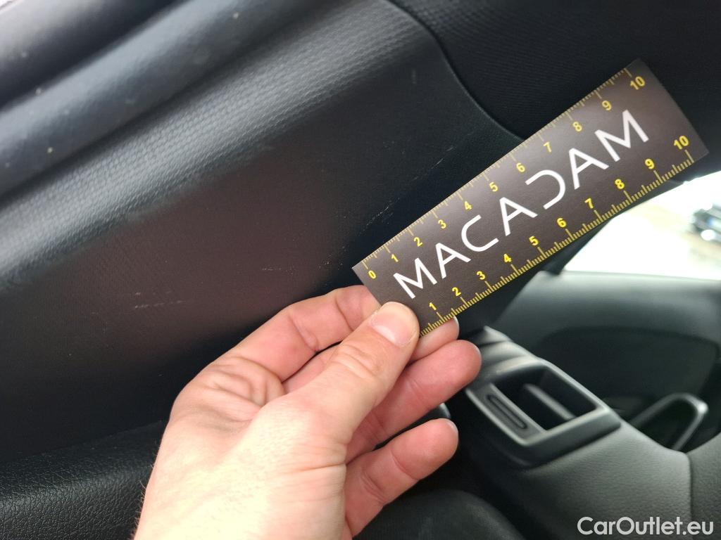  Mercedes  A-Klasse MERCEDES-BENZ Classe A Compact / 2018 / 5P / Berline A 180 AMG Line #13