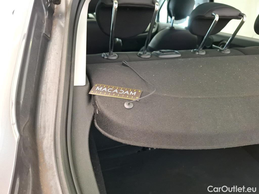  Fiat  500 FIAT X / 2018 / 5P / SUV 1.5 MHEV FFLY 130ch DCT7 P Con Sty Tec CD FI 150 #20