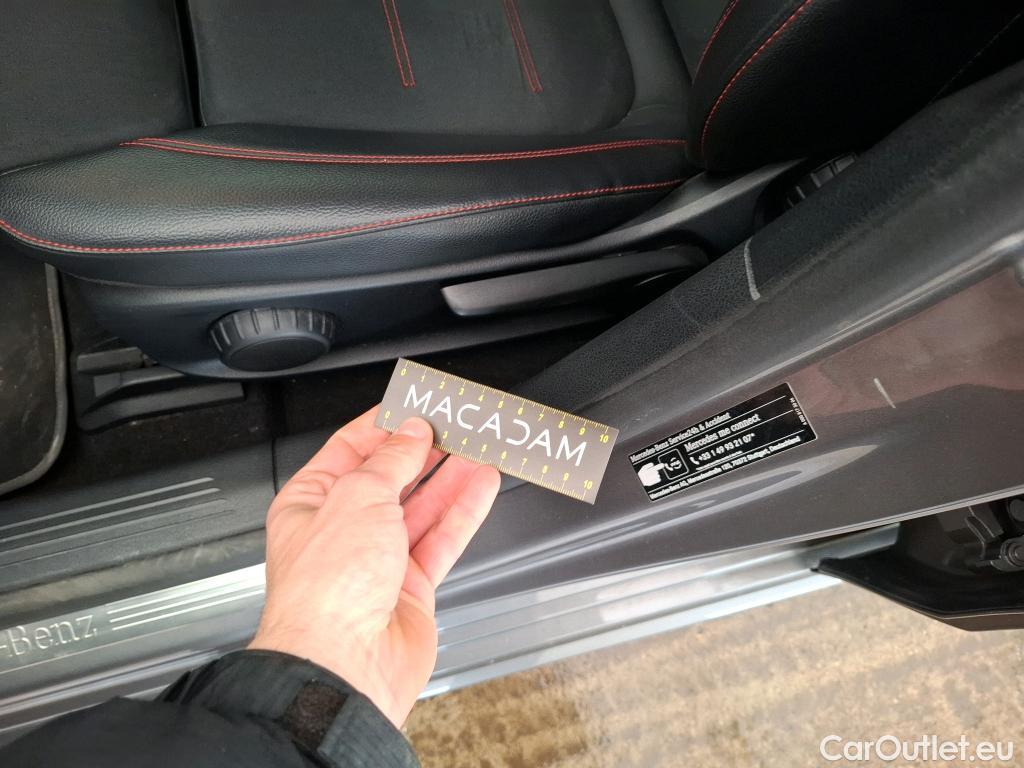  Mercedes  A-Klasse MERCEDES-BENZ Classe A Compact / 2018 / 5P / Berline A 180 AMG Line #15