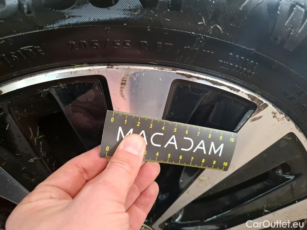  Mercedes  B-Klasse MERCEDES-BENZ Classe B / 2019 / 5P / monospace B 250e Business Line Edition #24