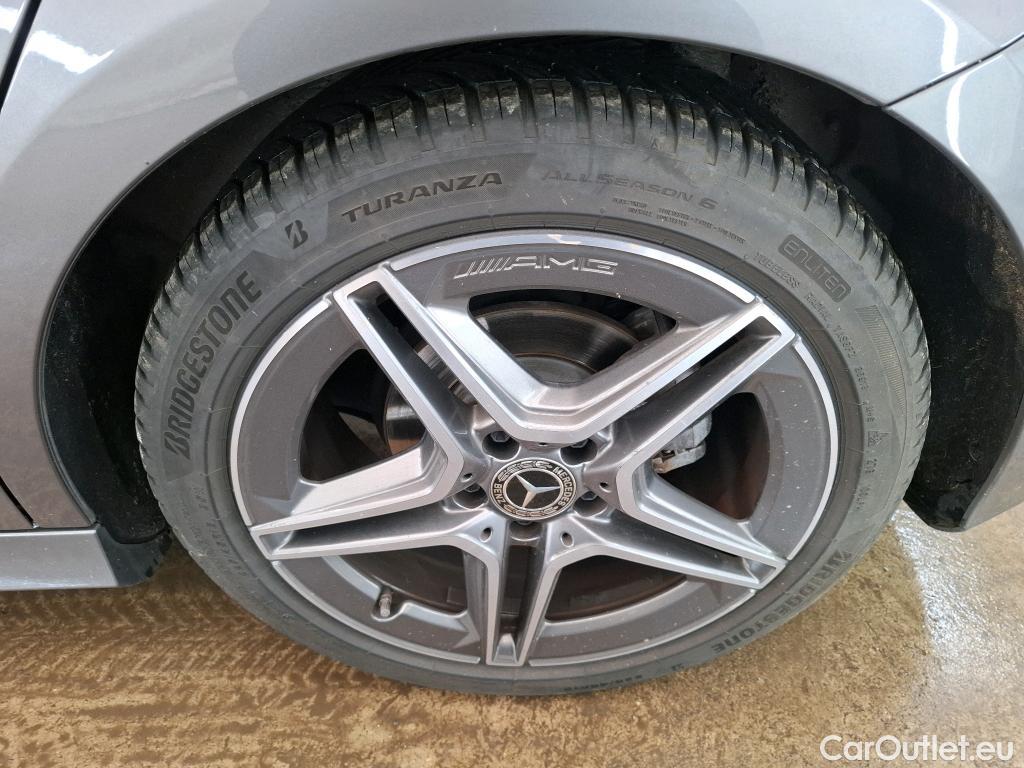  Mercedes  A-Klasse MERCEDES-BENZ Classe A Compact / 2018 / 5P / Berline A 180 AMG Line #22